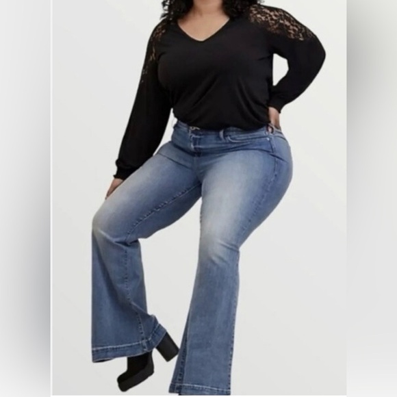 TORRID LONG SLEEVE LACE-VNeck Blouse Top/Shirt Studio Knit
Size 0/Large/12 - Picture 1 of 12